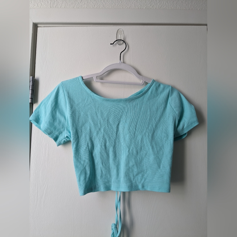 Wild Fable Light Blue Open Back Tie Cropped Shirt L NWOT